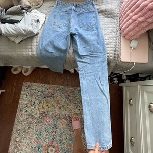 PRETTYLITTLETHING Straight Leg Jeans
